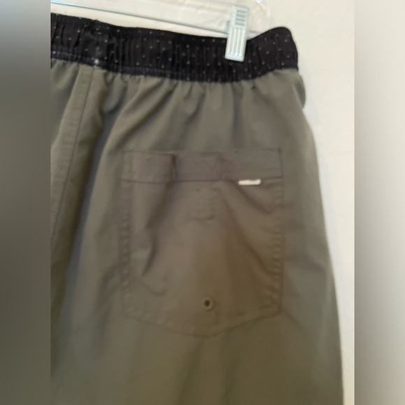 Vuori Men’s Kore Short. Large. GUC. - Picture 7 of 9